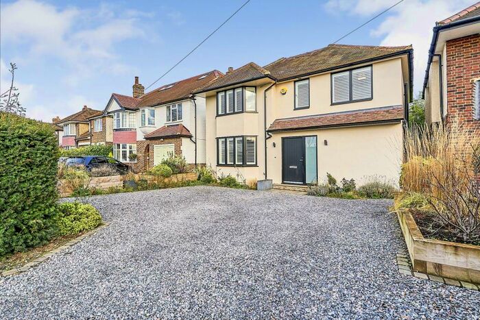4 Bedroom Detached House To Rent In Esher, KT10