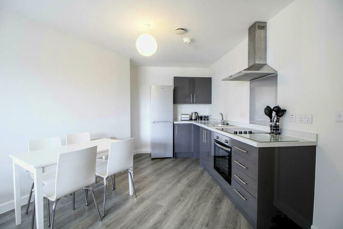 3 Bedroom Apartment To Rent In East Point, Leeds, LS9