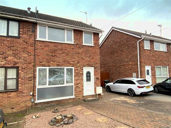 3 Bedroom Semi-Detached House To Rent In Bishops Drive, Kettering, NN15