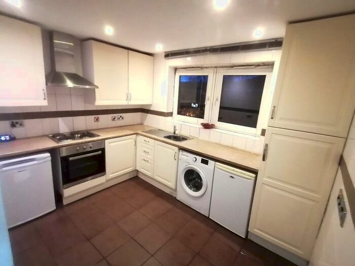 1 Bedroom Flat To Rent In Sansom Road, London, E11