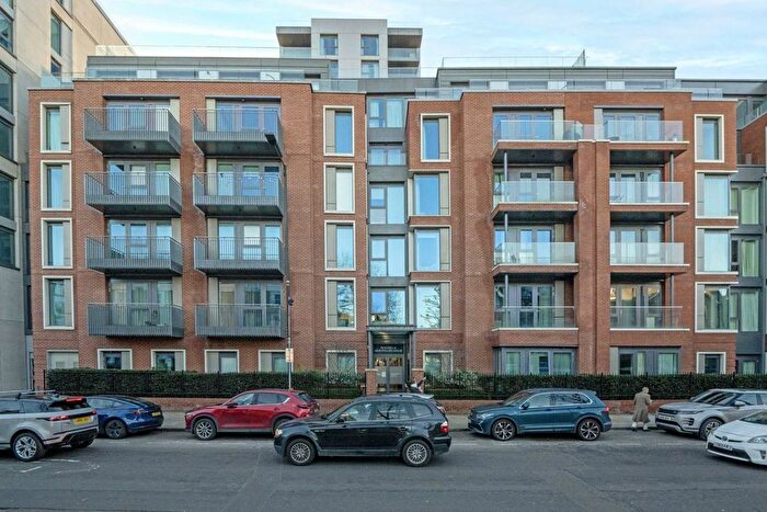 2 Bedroom Flat For Sale In Glenthorne Road, Hammersmith, W6