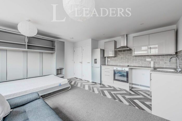 Studio To Rent In Jengers Mead, Billingshurst, RH14