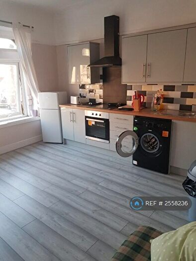 2 Bedroom Flat To Rent In Two Mile Hill Road, Bristol, BS15