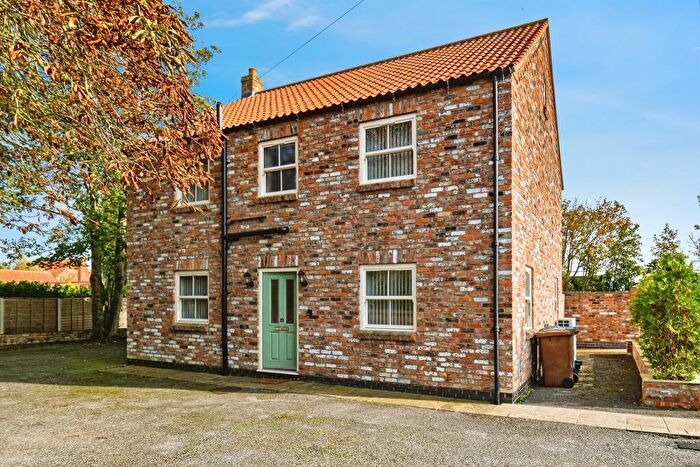 4 Bedroom Detached House For Sale In Manor Garth, Holmpton, Withernsea, HU19