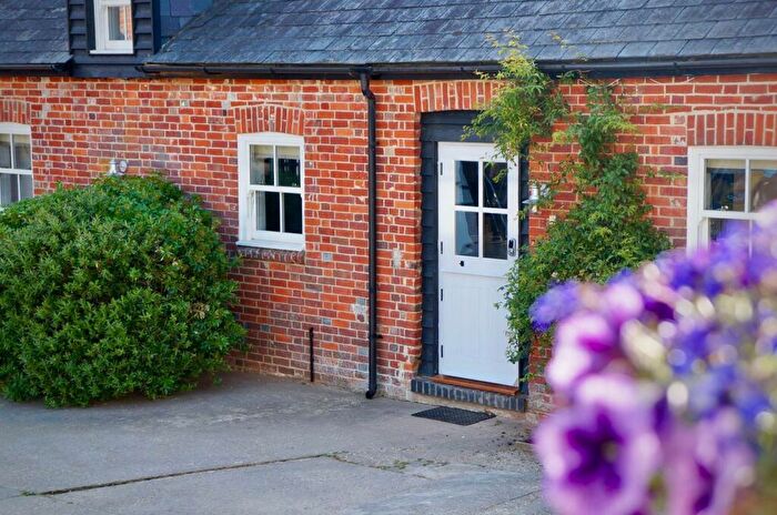 1 Bedroom Apartment To Rent In Flexford Lane, Sway, SO41