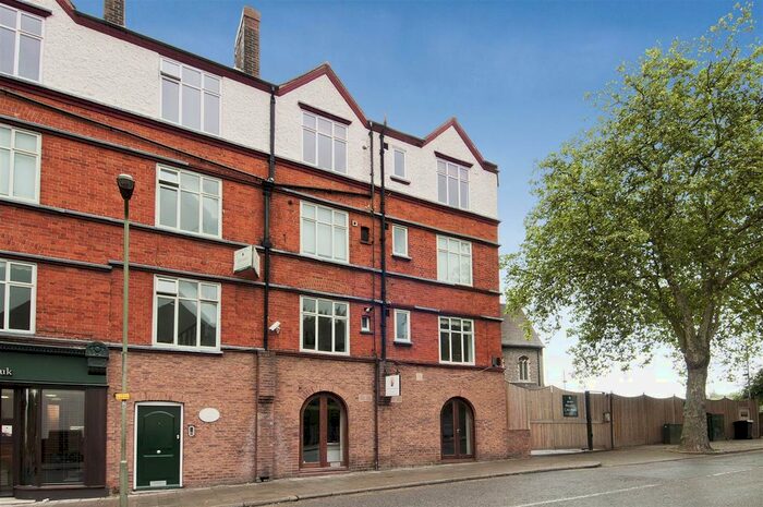 2 Bedroom Flat To Rent In Hoop Lane, Golders Green, NW11