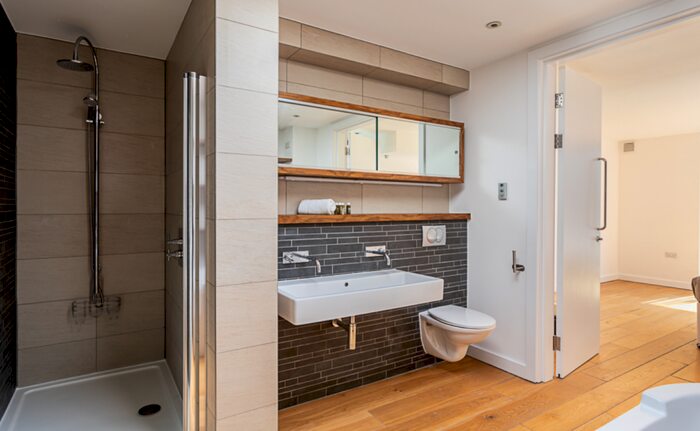 3 Bedroom House To Rent In Chamber Street, London, London, E1