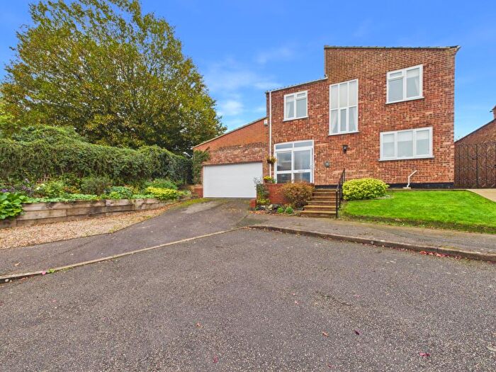 4 Bedroom Detached House For Sale In Pytchley Drive, Long Buckby, NN6