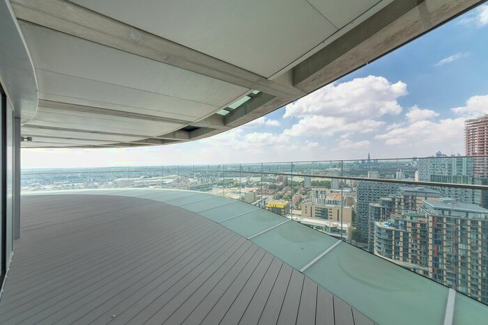 3 Bedroom Flat To Rent In Arena Tower, Crossharbour Plaza, Canary Wharf, London, E14