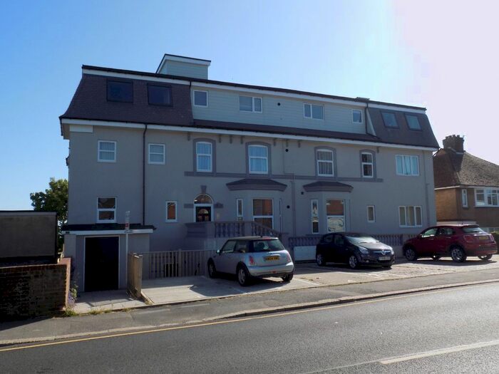 2 Bedroom Flat To Rent In The Ridge, Hastings, TN34
