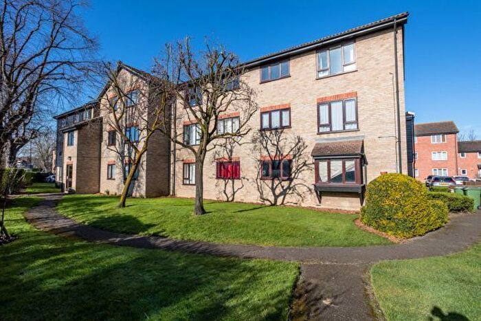 2 Bedroom Flat To Rent In Firs Close, Mitcham, CR4