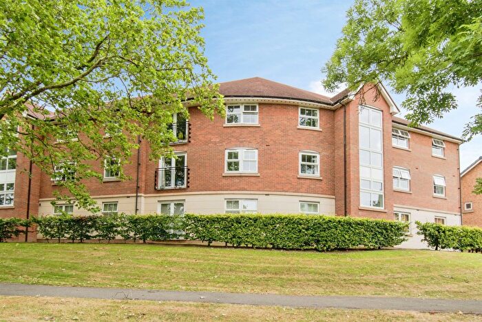 3 Bedroom Flat For Sale In Morris Road, Castleford, WF10