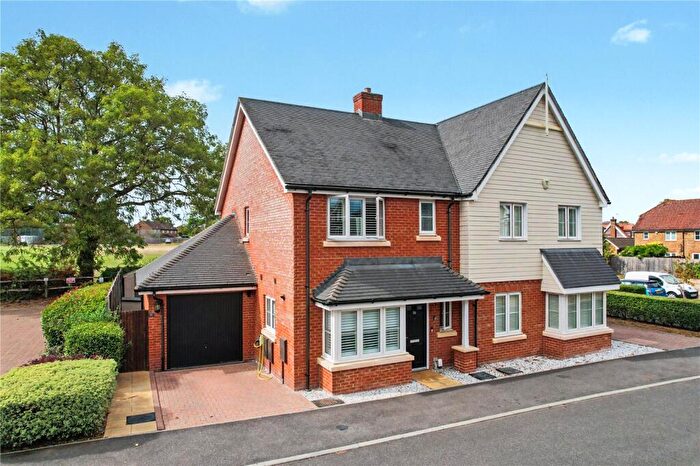 3 Bedroom Semi Detached House For Sale In Skylark Place, Badshot Lea, Farnham, Surrey, GU9