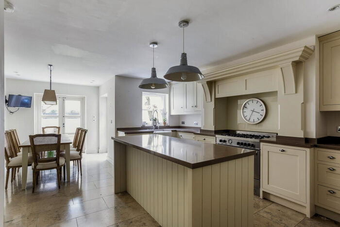 3 Bedroom House To Rent In Burnaby Street, SW10