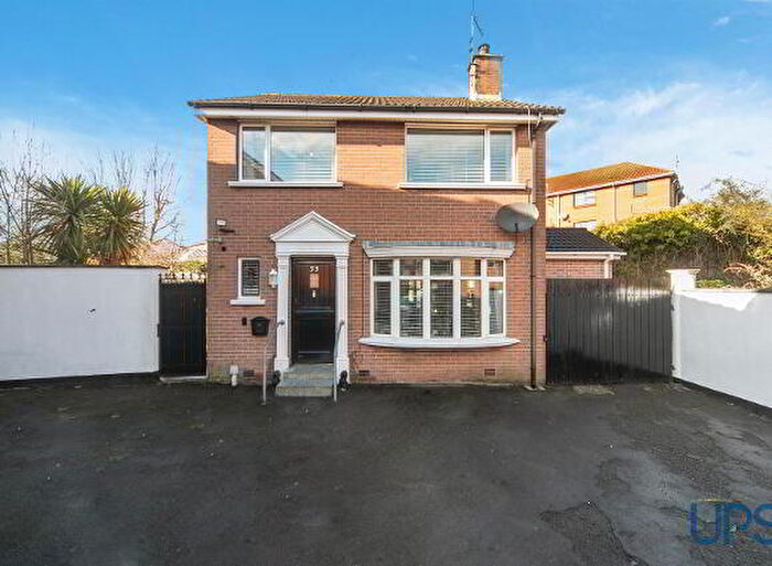 3 Bedroom Detached House For Sale In Lake Glen Drive, Belfast, BT11