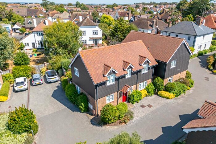 3 Bedroom Detached House For Sale In Fawkes Mews, Bognor Regis, PO21