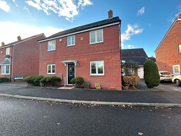 3 Bedroom Detached House For Sale In Farndon Avenue, Marston Green, Birmingham, B37
