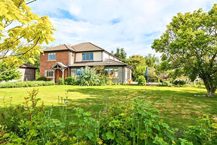 4 Bedroom Detached House For Sale In The Common, Heddington, SN11