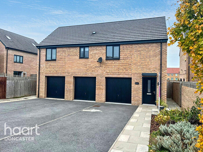 2 Bedroom Coach House For Sale In Larkspur Close, Woodfield Plantation, Doncaster, DN4