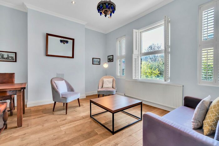 2 Bedroom Flat To Rent In Drayton Park, Highbury, London, N5