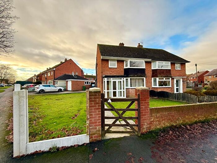 3 Bedroom Semi-Detached House For Sale In Meadow Farm Drive, Shrewsbury, Shropshire, SY1
