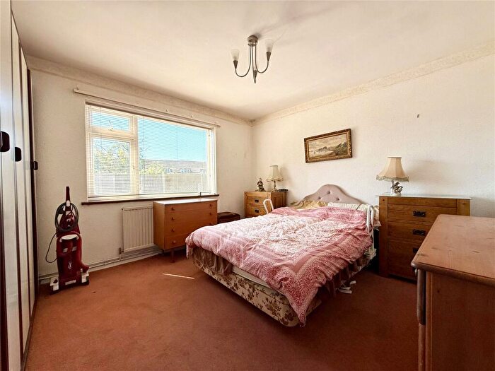 1 Bedroom Apartment For Sale In Dorset Road, Christchurch, Dorset, BH23