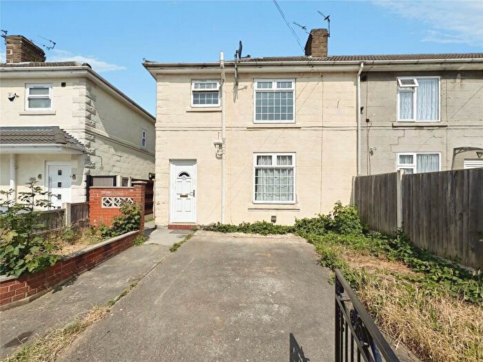 3 Bedroom End Of Terrace House To Rent In Smith Square, Doncaster, South Yorkshire, DN4