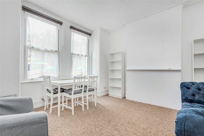 2 Bedroom Flat To Rent In Theatre Street, The Shaftesbury Estate, SW11