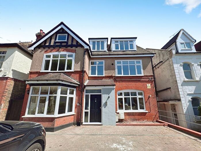 2 Bedroom Flat To Rent In Preston Road, Westcliff-On-Sea, SS0