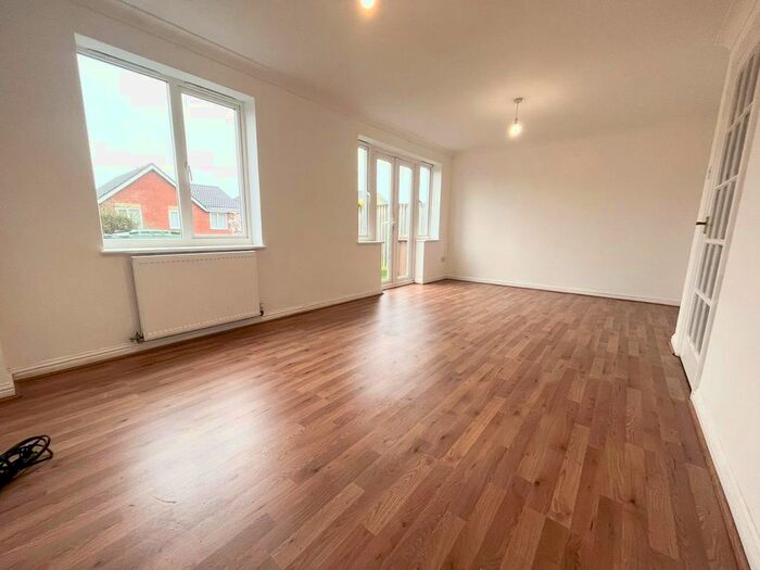 3 Bedroom Detached House To Rent In Kedleston Road, Park Farm, Peterborough, PE2