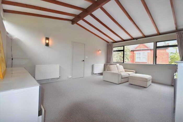 1 Bedroom Flat To Rent In Ship Alley, Chiswick, Chiswick, W4