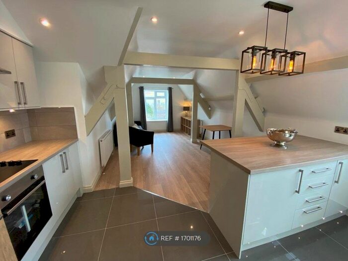 2 Bedroom Flat To Rent In Otley Road, Leeds, LS16