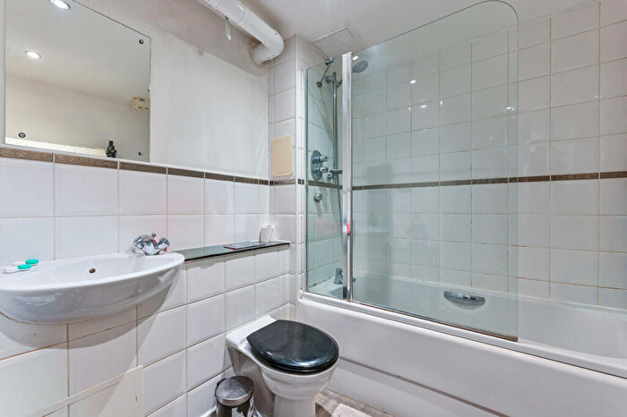 1 Bedroom Flat For Sale In Southwold Road, Clapton, , Clapton, London, E5