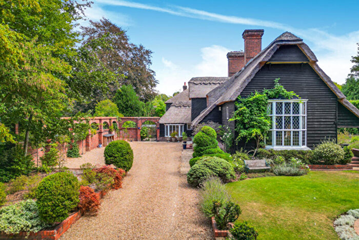 4 Bedroom Detached House To Rent In Reigate Road, Leatherhead, KT22