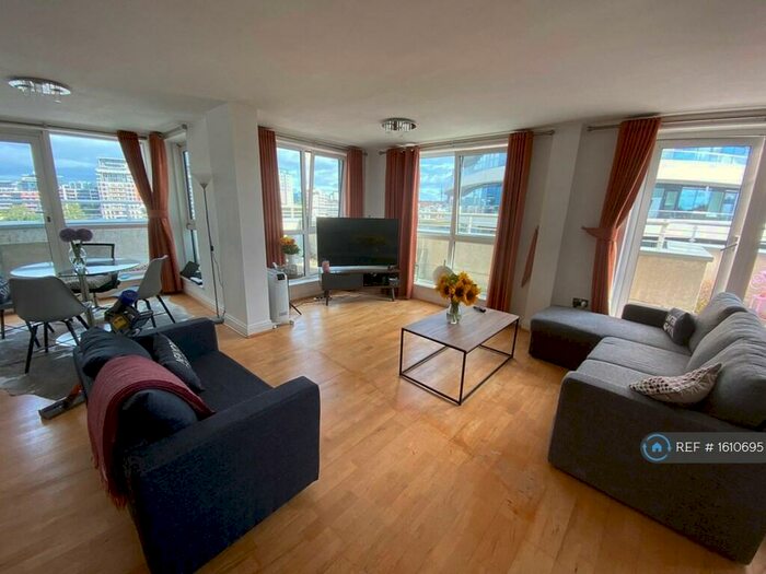 3 Bedroom Flat To Rent In Oyster Wharf, London, SW11