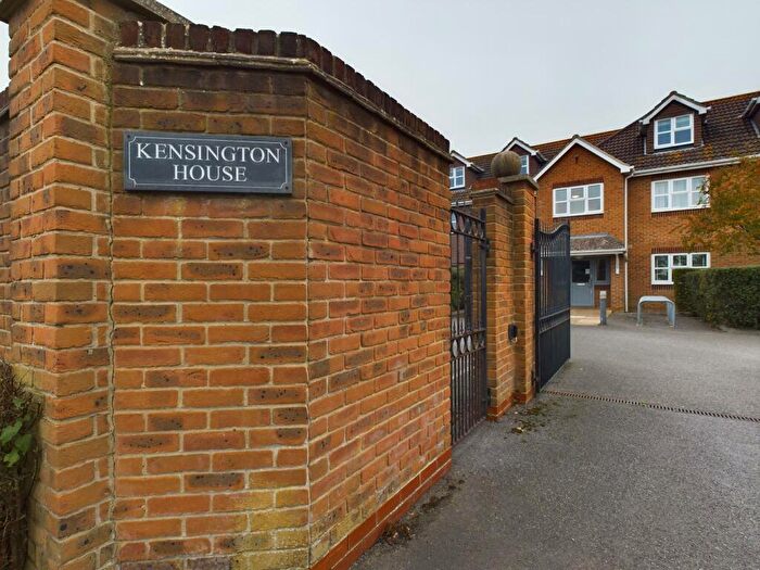 2 Bedroom Flat To Rent In Manor Road, Hayling Island, PO11