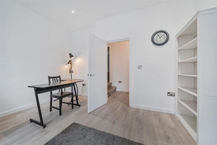 2 Bedroom Flat To Rent In Chatfield House, Marsh Street, Bristol, BS1