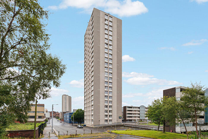 2 Bedroom Flat For Sale In Dundasvale Court, Cowcaddens, G4
