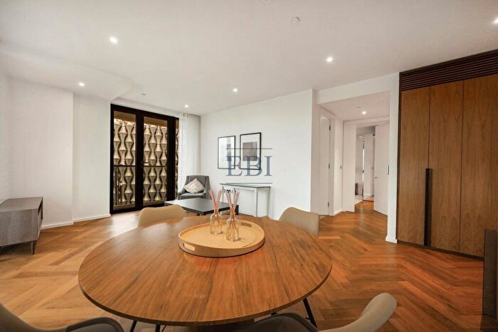 2 Bedroom Apartment To Rent In Ambassador Building, Embassy Garden, Nine Elms, SW11