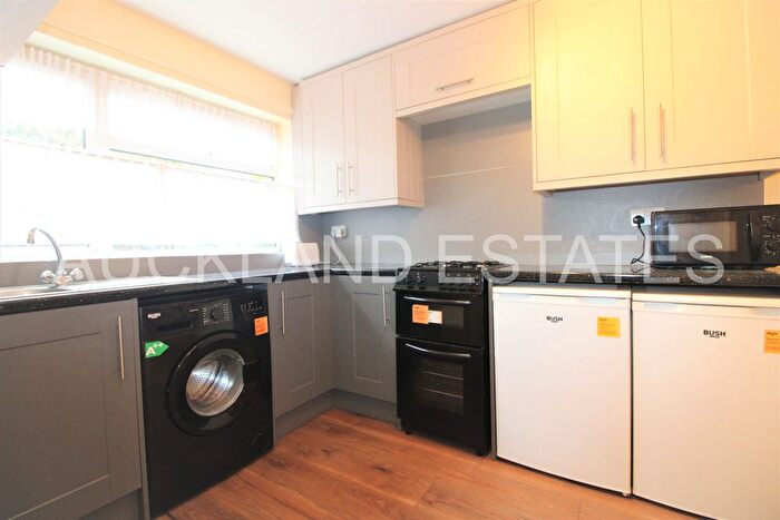 1 Bedroom Flat To Rent In Millwards, Hatfield, AL10