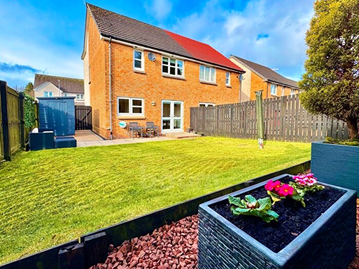 3 Bedroom Semi-detached House For Sale In Millbarr Grove, Barrmill, KA15