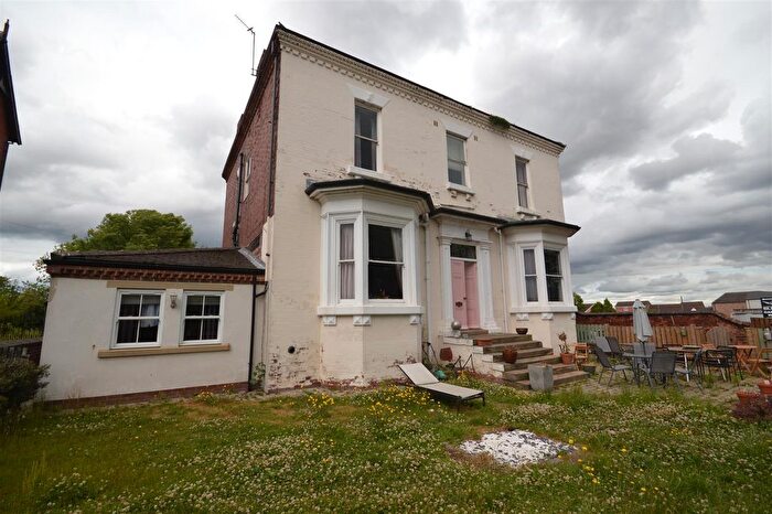 4 Bedroom Detached House For Sale In Lumley Street, Castleford, WF10