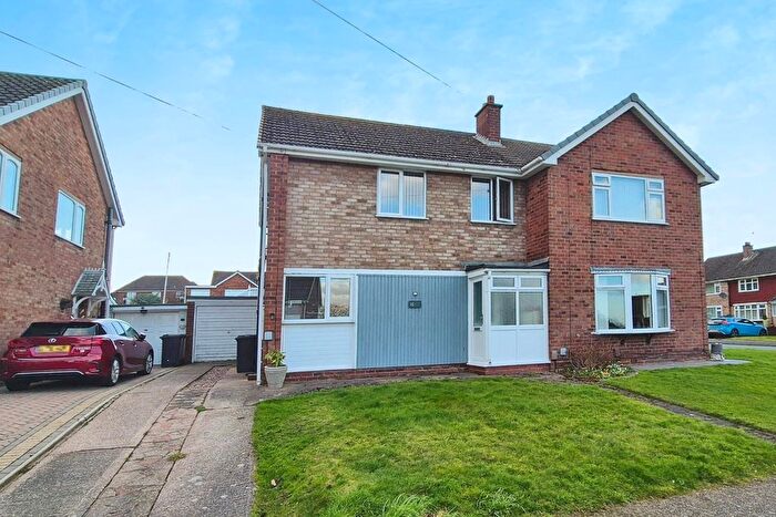 3 Bedroom Semi-Detached House For Sale In Hudson Drive, Burntwood, WS7