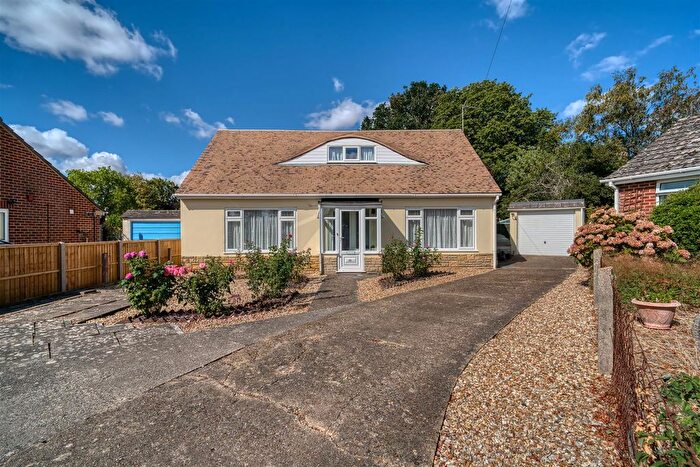 3 Bedroom Detached Bungalow For Sale In Plowman Close, Marnhull, Sturminster Newton, DT10
