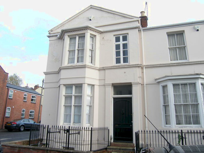 5 Bedroom Semi-Detached House To Rent In Clarendon Street, Leamington Spa, CV32