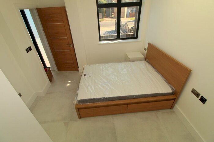 1 Bedroom Studio To Rent In Cannon Lane, Pinner, HA5