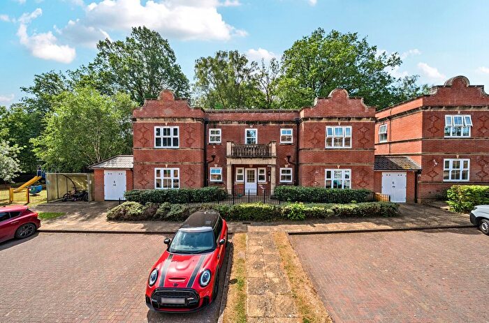 1 Bedroom Flat For Sale In Wormley, Godalming, Surrey, GU8