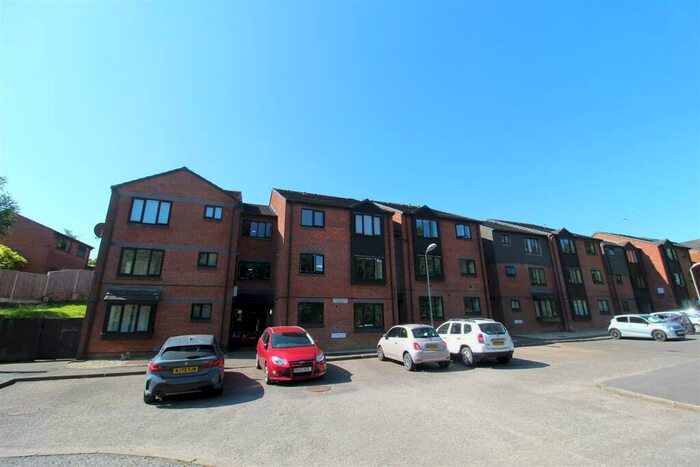 1 Bedroom Apartment To Rent In Kinnerton Way, Exeter, EX4