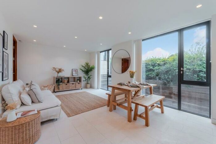 2 Bedroom Apartment To Rent In Oval Road London, NW1