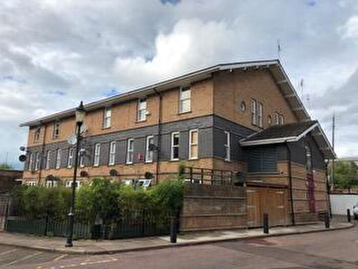 3 Bedroom Apartment To Rent In Leabank Square, Hackney Wick, London, Greater London, E9